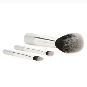 Makeup brush